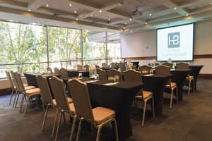 sala de reuniones y conferencias del hotel
